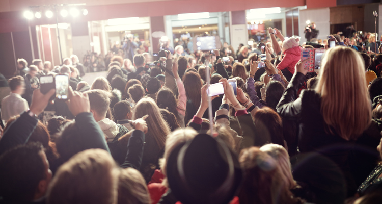 ブースを人だかりにする！　展示会ブースの演出方法はこれだ