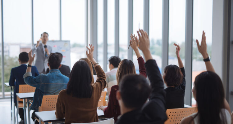 多ければよいとは限らない？セミナーの適正集客人数を知る